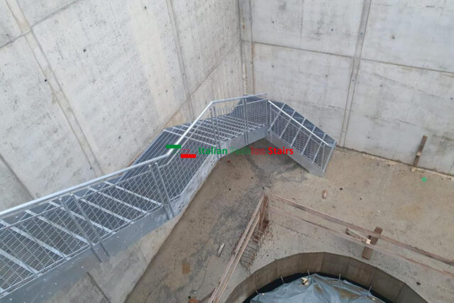 Scala per ambienti industriali da interni o interni mod. Lerici G-T