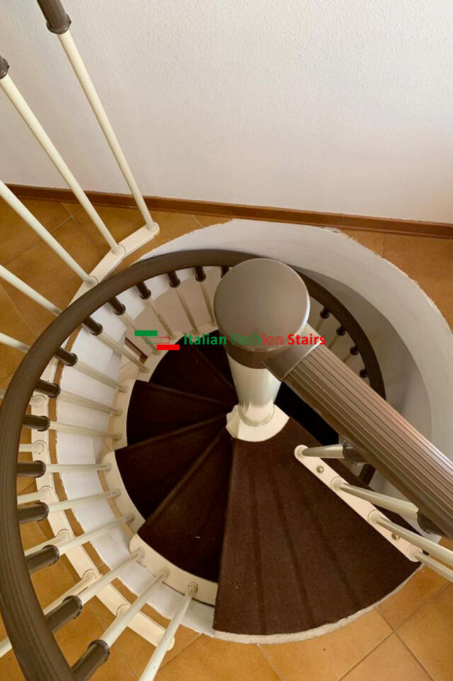 Scale a chiocciola moderne - Prima Vista Aerea